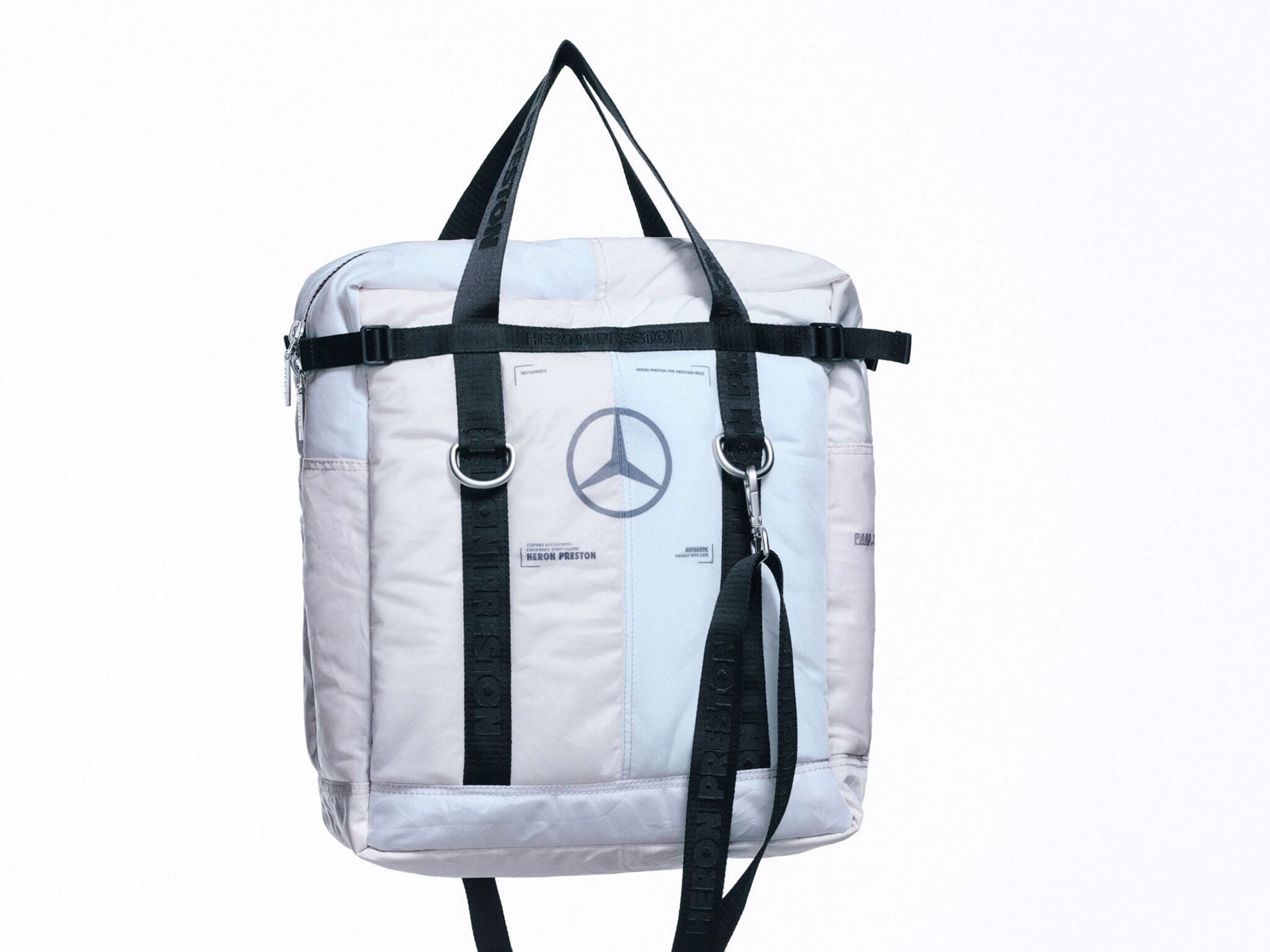 De foto toont een tas