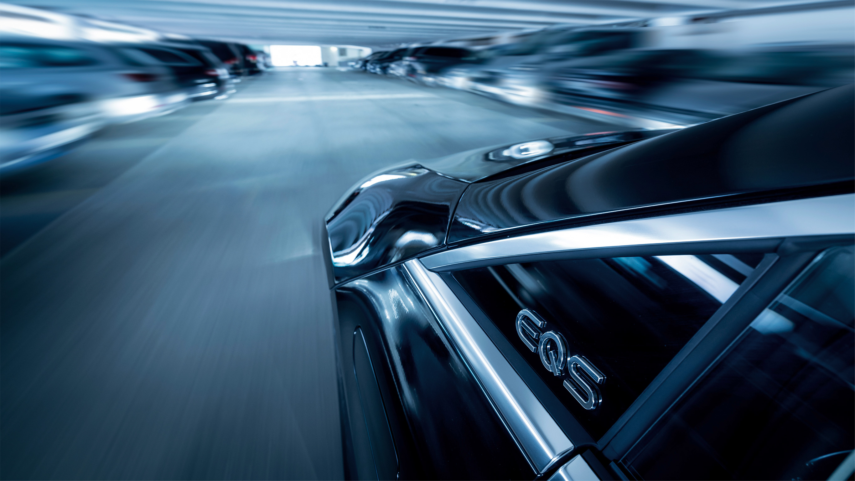 Wereldprimeur: bestuurderloos parkeren Wereldprimeur: bestuurderloos parkeren