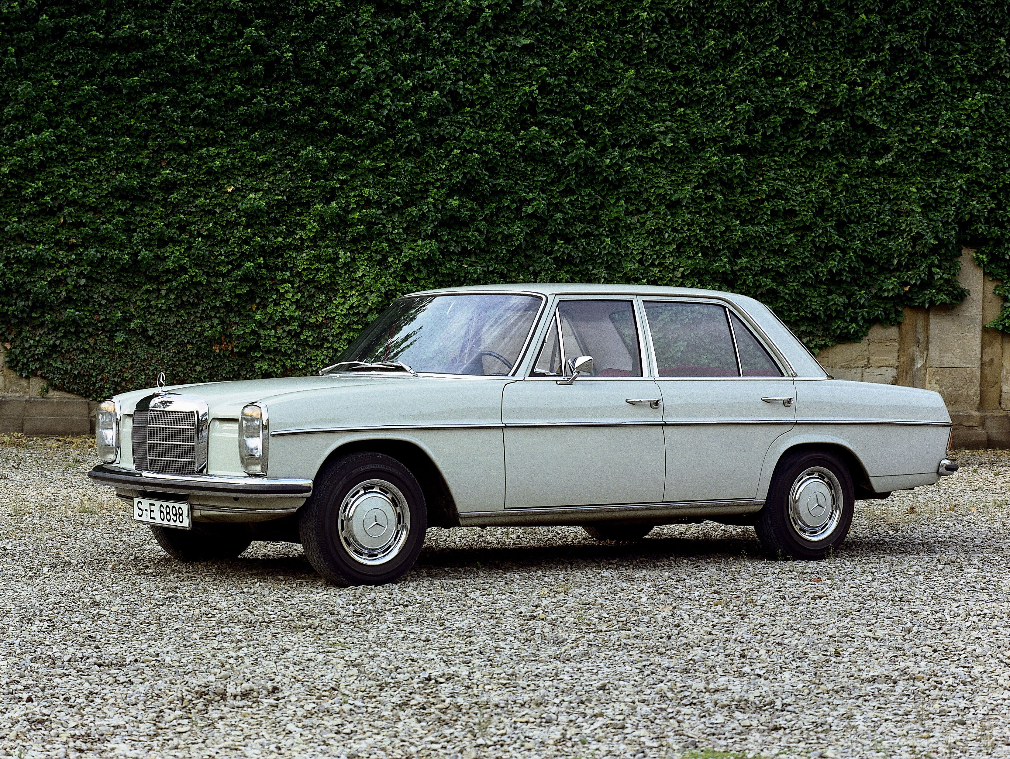 Mercedes-Benz 200, W 115 'Strich-Acht'