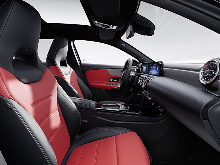 Interieur van de A-Klasse van Mercedes-Benz met AMG Line.