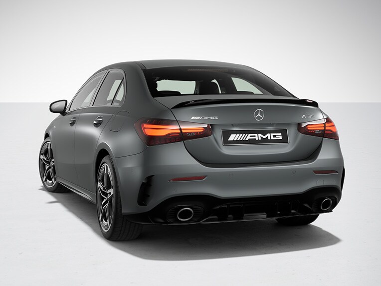 Exterieur van de Mercedes-AMG A-Klasse Limousine met AMG-aerodynamicapakket.