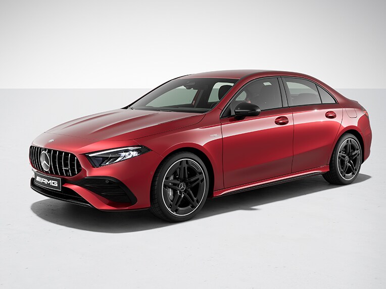 Exterieur van de Mercedes-AMG A-Klasse Limousine met AMG-nightpakket.