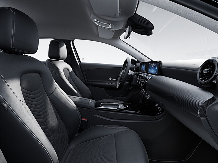 Interieur van de A-Klasse Limousine van Mercedes-Benz in de standaarduitvoering.