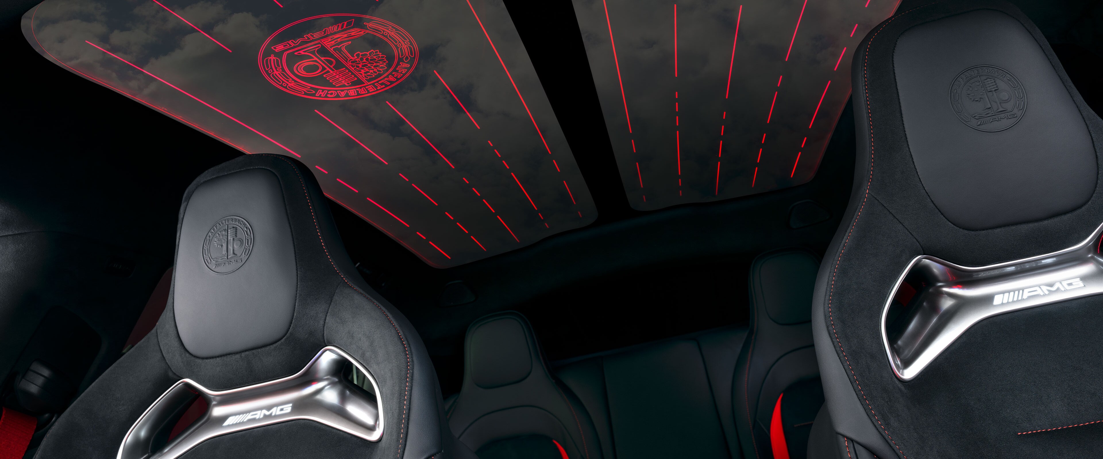 De volledig nieuwe Mercedes-AMG GT 4-deurs coupé van Mercedes-AMG.