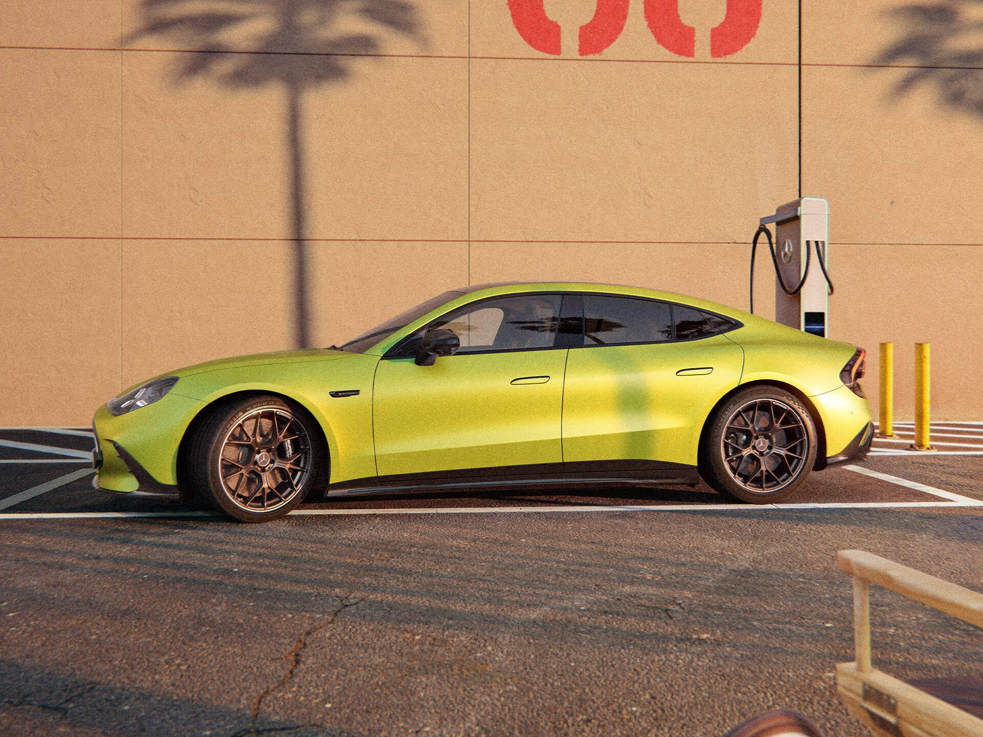 Opladen van de nieuwe GT 4-Deurs Coupé van Mercedes-AMG.