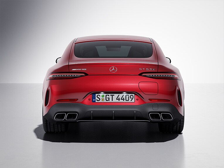 De Mercedes-AMG GT 63 S E PERFORMANCE met AMG-carbonpakket exterieur.