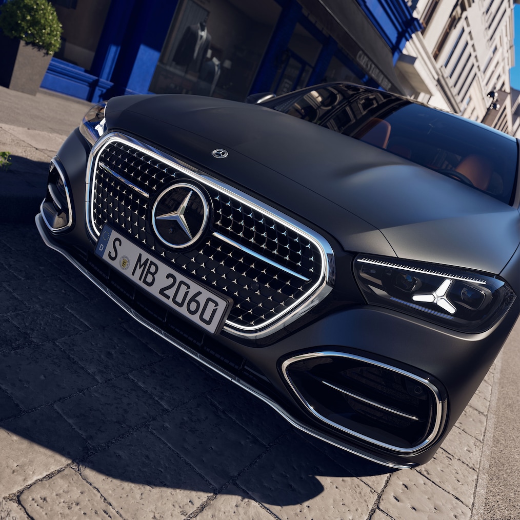 De voorzijde van de nieuwe C-Klasse Limousine van Mercedes-Benz.