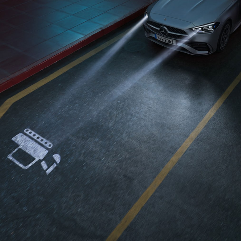 Close-up van een DIGITAL LIGHT koplampsysteem van de Mercedes-Benz C-Klasse.