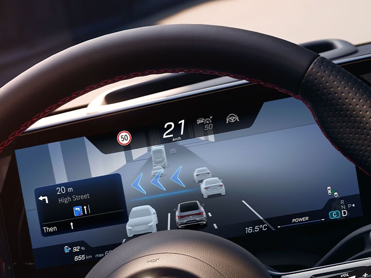 De MBUX Surround Navigation in de geheel nieuwe CLA van Mercedes-Benz.