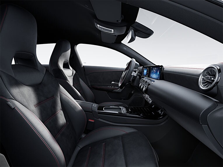 Interieur van de Mercedes-Benz CLA Shooting Brake met AMG Line.