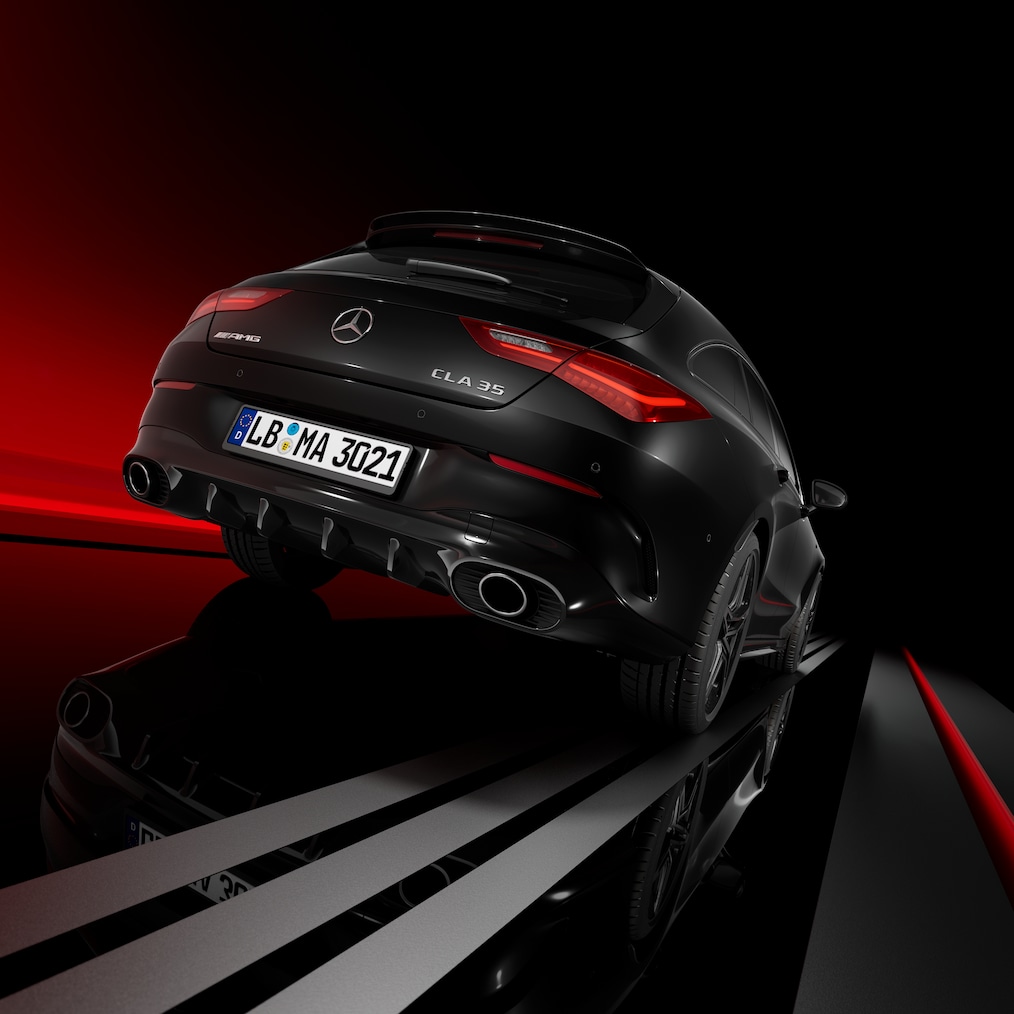 Voorste / achterste zijaanzicht van een Mercedes-AMG CLA 35 4MATIC Shooting Brake.