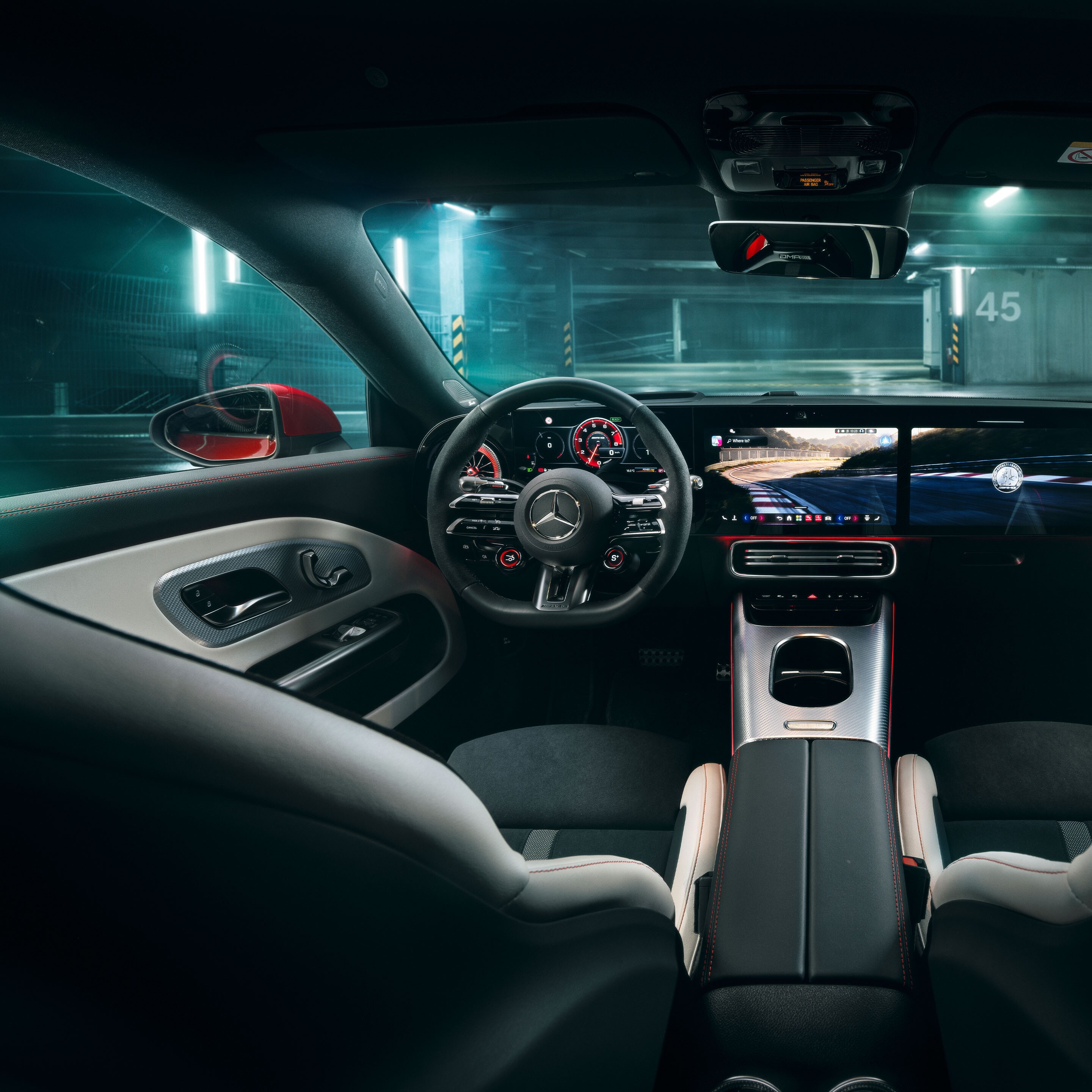 Het interieur van de geheel nieuwe Mercedes-AMG CLA 45 4MATIC+ Shooting Brake electric.
