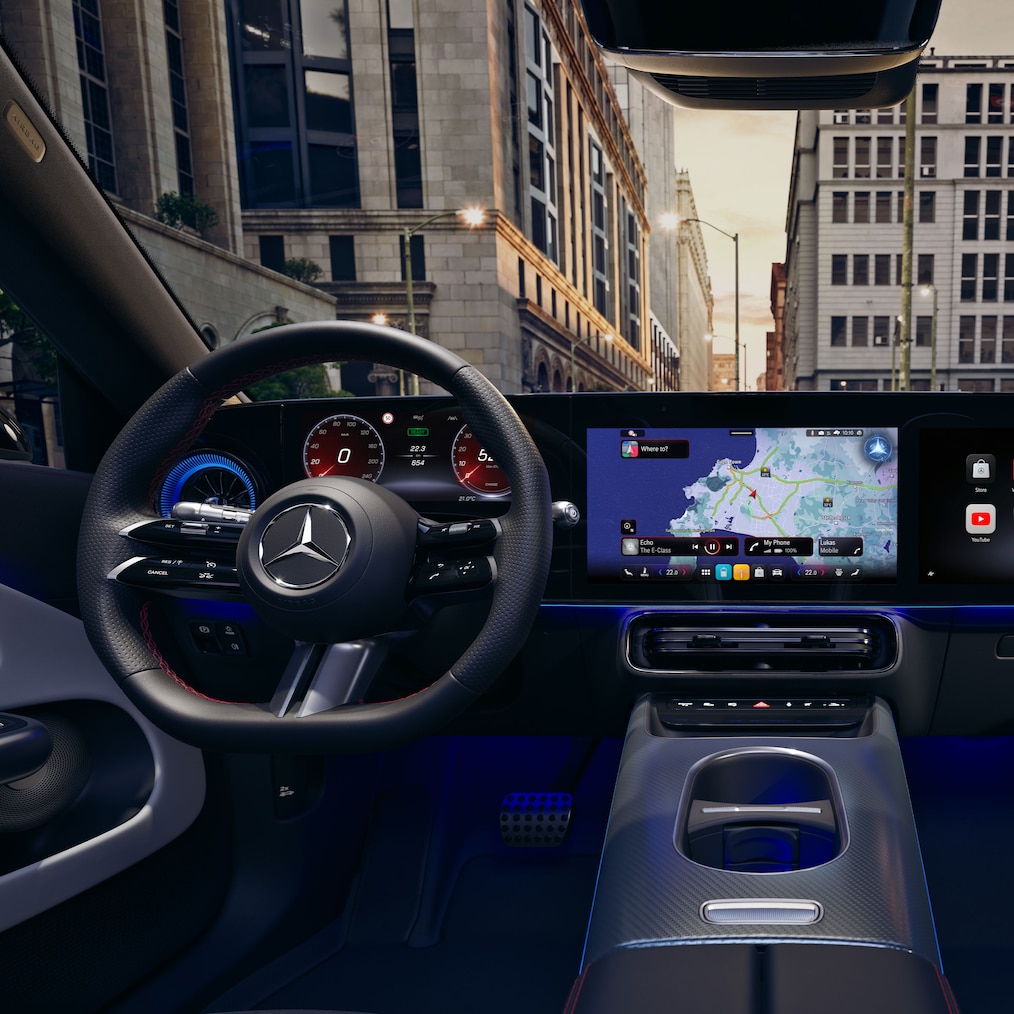 De nieuwe cockpit met MBUX Superscreen in het interieur van de elektrische CLA Shooting Brake met EQ-technologie.