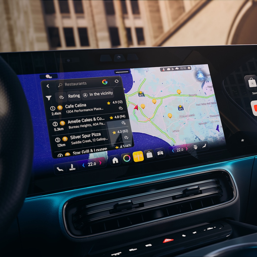 Navigatie op basis van Google Maps op het display in het interieur van de elektrische CLA Shooting Brake met EQ-technologie.