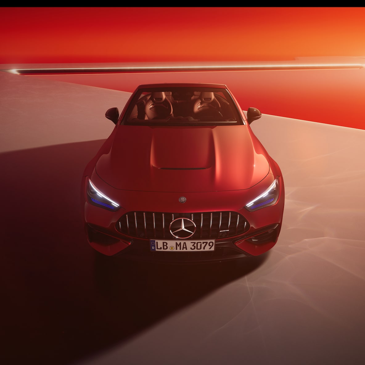 Vooraanzicht van de Mercedes-AMG CLE 53 4MATIC+ Cabriolet.