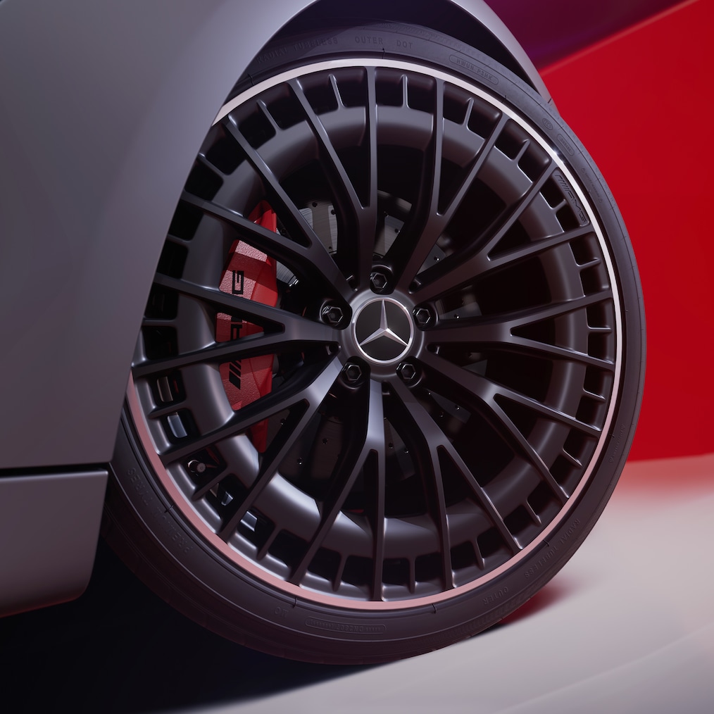Close-up van een 50,8 cm (20-inch) lichtmetalen AMG-velg (RTM, RTN) of gesmede velg (RVQ, RVR, RVS).