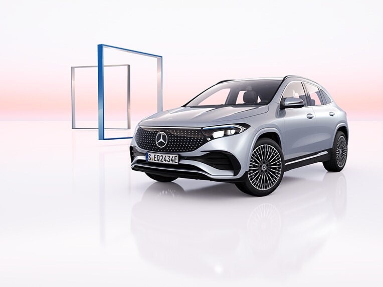 Lease voor de EQA, de SUV voor op de weg van Mercedes-Benz.