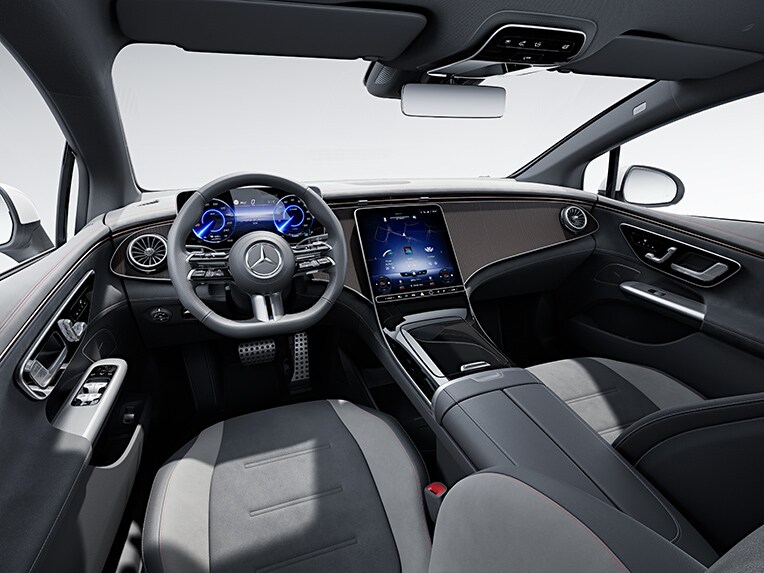 De Mercedes EQE Limousine met interieur AMG Line.
