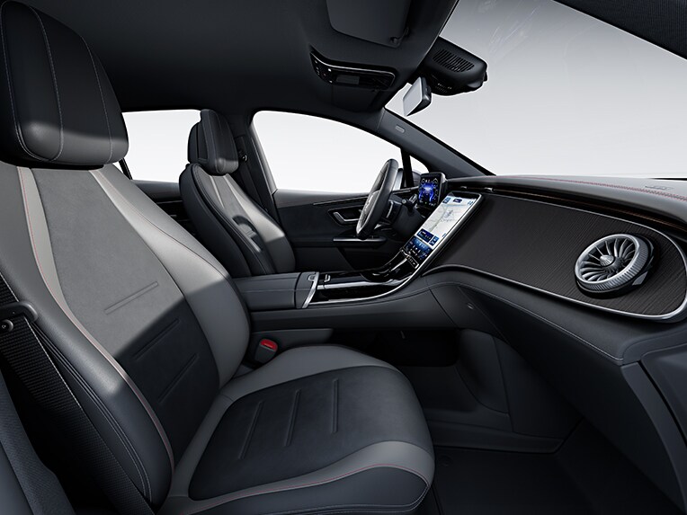 Het interieur van de nieuwe Mercedes EQE SUV met interieur AMG Line.