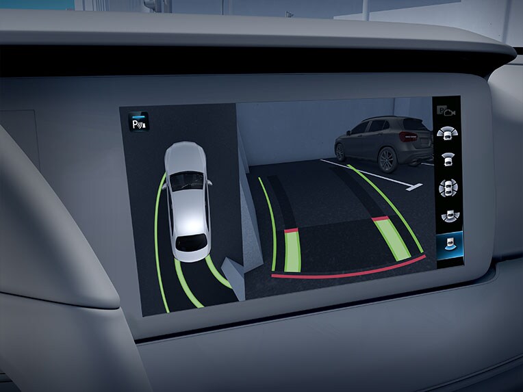 Parkeerpakket met 360°-camera in de EQS Limousine van Mercedes-Benz.