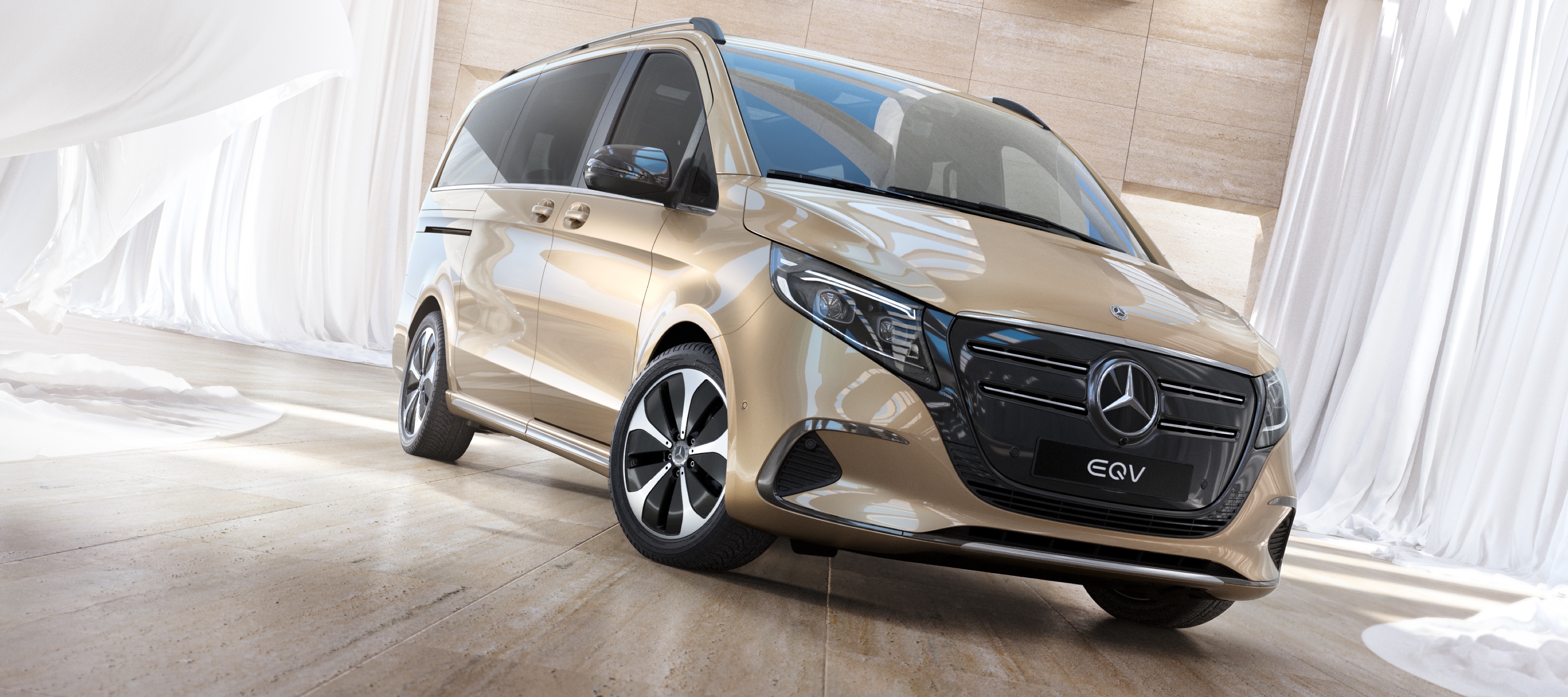 Highlights | Bestelwagen- en campermodellen | Mercedes-Benz Vans De T-Klasse staat op een strand.