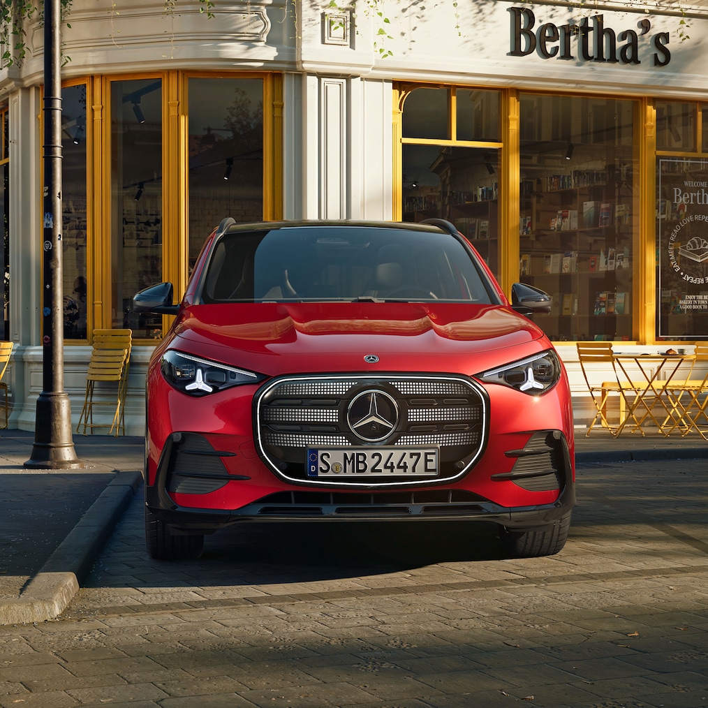De iconische grille met verlicht paneel van de nieuwe elektrische Mercedes-Benz GLA.