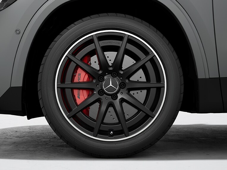 Tienspaaks lichtmetalen AMG-velgen voor de Mercedes-AMG GLA.