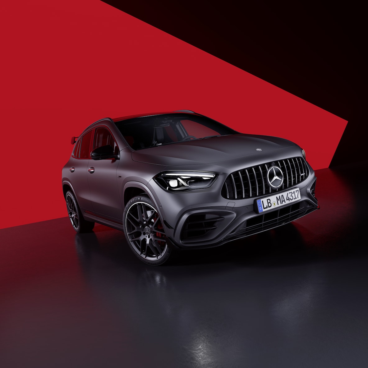 Schuin vooraanzicht van een Mercedes-AMG GLA 45 S 4MATIC+.