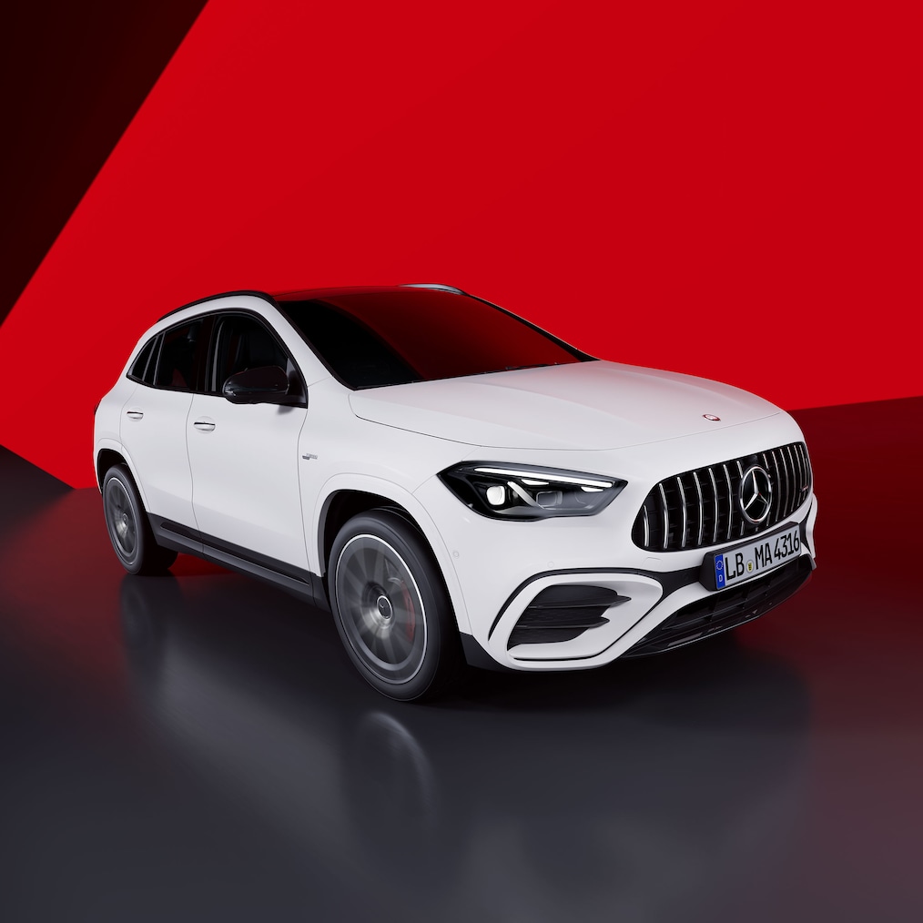 Schuin achteraanzicht van een Mercedes-AMG GLA 45 S 4MATIC+.