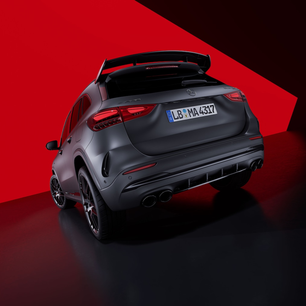 Schuin achteraanzicht van een Mercedes-AMG GLA 45 S 4MATIC+.