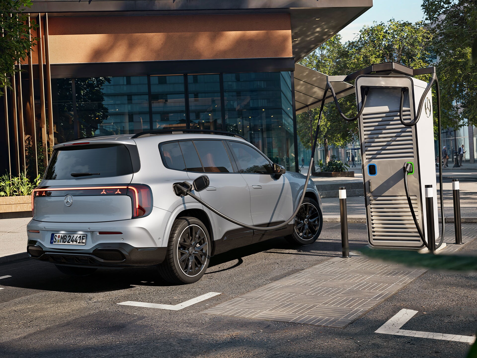 De MB.CHARGE in de geheel nieuwe elektrisch GLB.