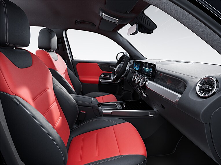 Lederen bekleding red pepper/zwart in de Mercedes-AMG GLB.