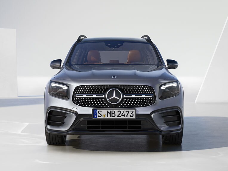 Vooraanzicht van een Mercedes-Benz GLB SUV klaar voor leasen.
