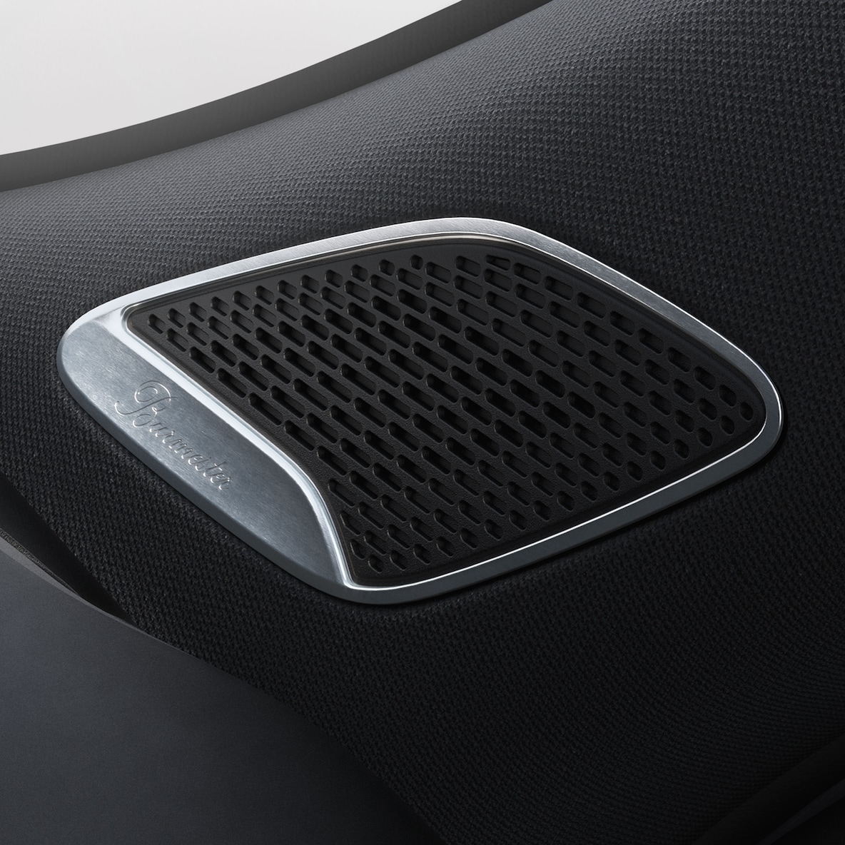 Burmester® surround sound system in de GLB van Mercedes-Benz.
