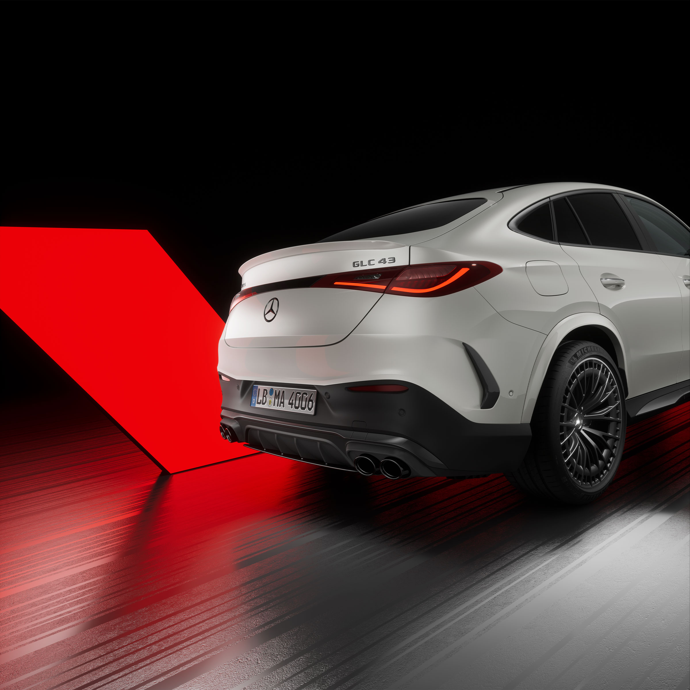 Mercedes-AMG GLC Coupé, achteraanzicht schuin van rechts.