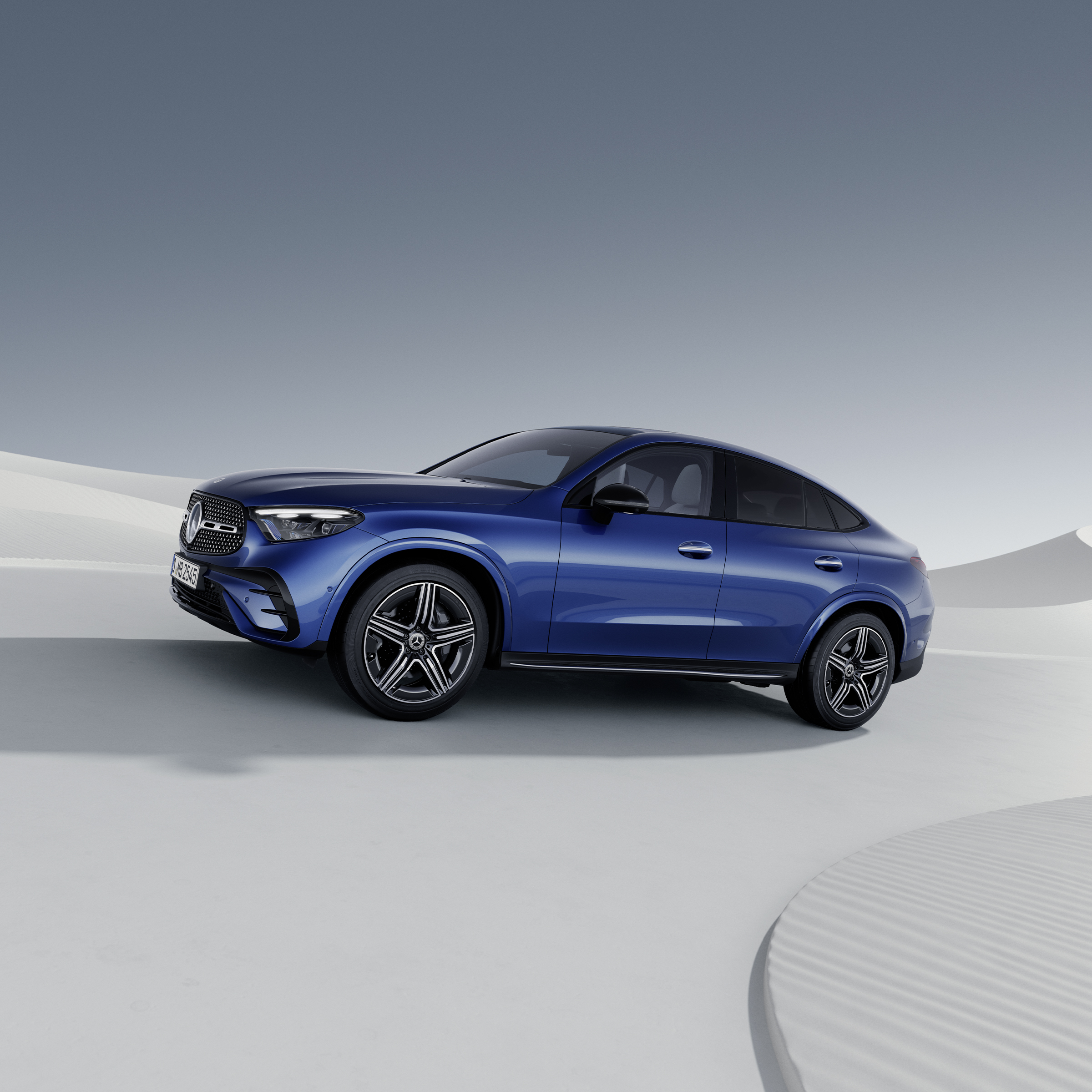 Schuin vooraanzicht van de Mercedes-Benz GLC Coupé.