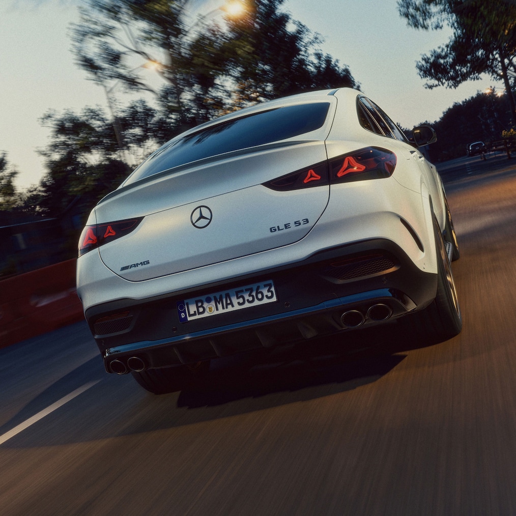 De AMG 22" gesmede velgen in kruisspaakdesign in de Mercedes-AMG GLE Coupé.
