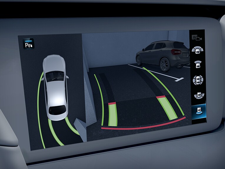 De weergave van de 360°-camera op het mediadisplay van de Mercedes-Benz GLE Coupé