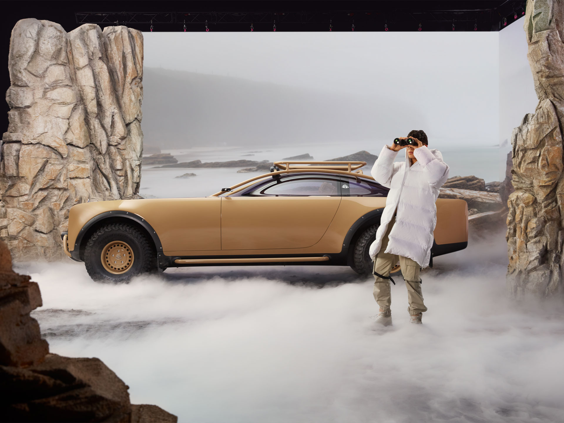 S-Klasse Virgil Abloh | Merk | Mercedes-Maybach Schuin achteraanzicht van de Mercedes-Maybach S-Klasse Virgil Abloh.