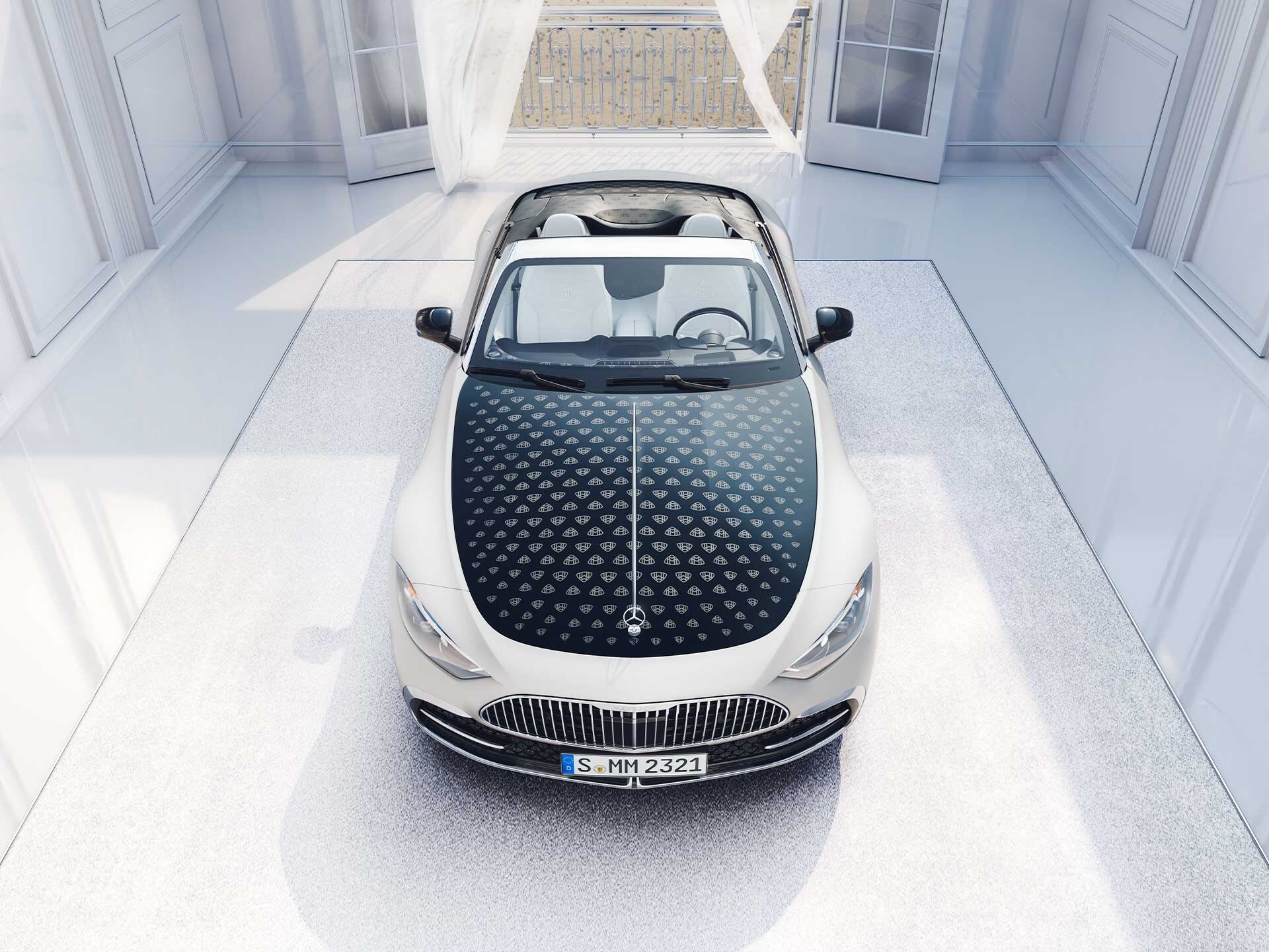 Zijaanzicht van de Mercedes-Maybach SL 680.