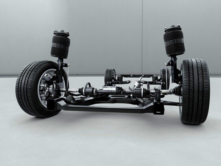 Of u nu op een snelweg of hobbelig zandpad rijdt, met de AIRMATIC luchtvering geniet u van een bijzonder comfortabele rijervaring.