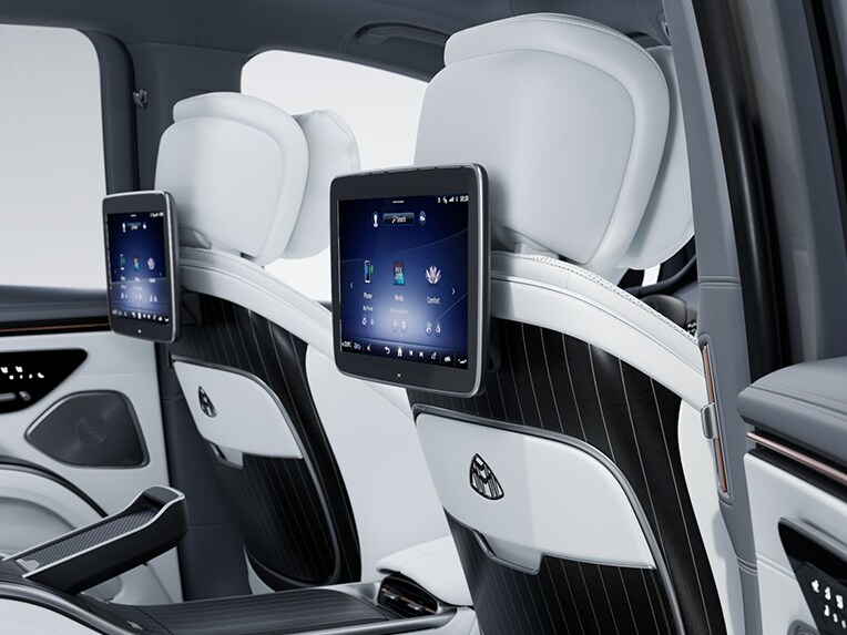 MANUFAKTUR-rugleuningbekleding in het interieur van de luxueuze Mercedes-Maybach EQS SUV.