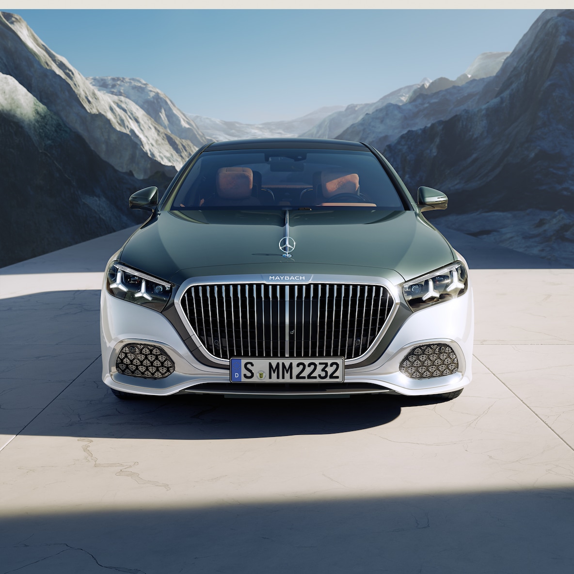 De nieuwe Mercedes-Maybach S-Klasse met verlichte grille.