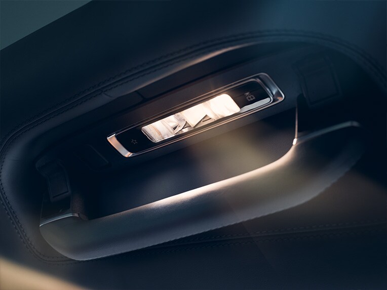 Adaptieve verlichting achter in het interieur van de Mercedes-Maybach S-Klasse.