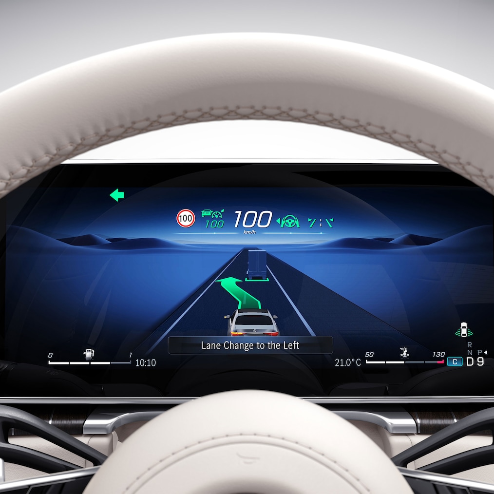 Het bestuurdersdisplay van de Mercedes-Benz S-Klasse Limousine verlengde versie.