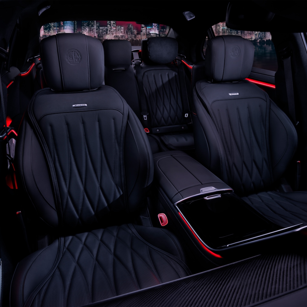 Schuin aanzicht van de Mercedes-AMG GLC 63 S E PERFORMANCE.