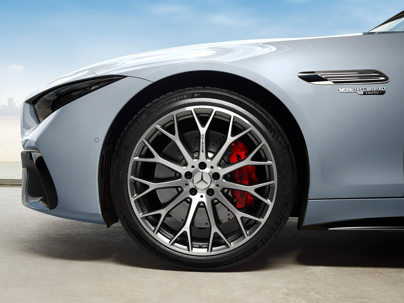 Zijaanzicht van de Mercedes-AMG SL Roadster.