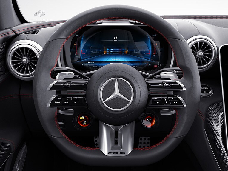 Het AMG Performance-stuurwiel in nappaleder/microvezel DINAMICA in de Mercedes-AMG SL Roadster.