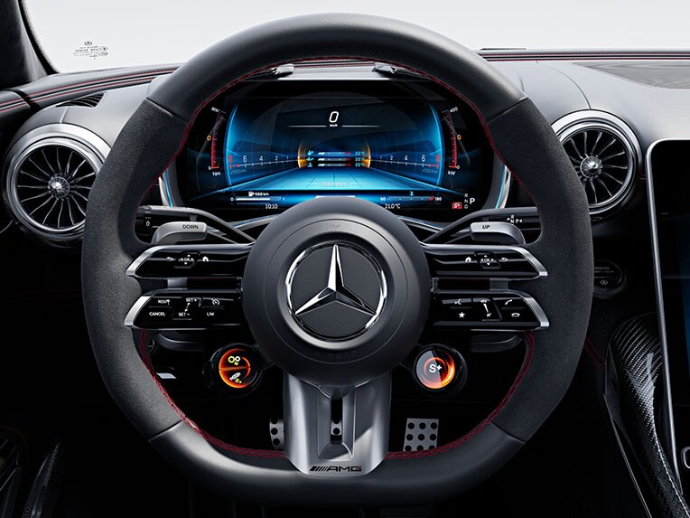 Das AMG Performance-stuurwiel in nappaleder/microvezel MICROCUT in de nieuwe Mercedes-AMG SL 63 S E PERFORMANCE.