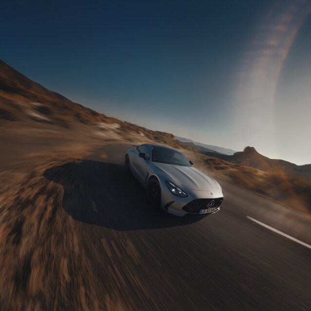 Grijze Mercedes-AMG GT Coupé